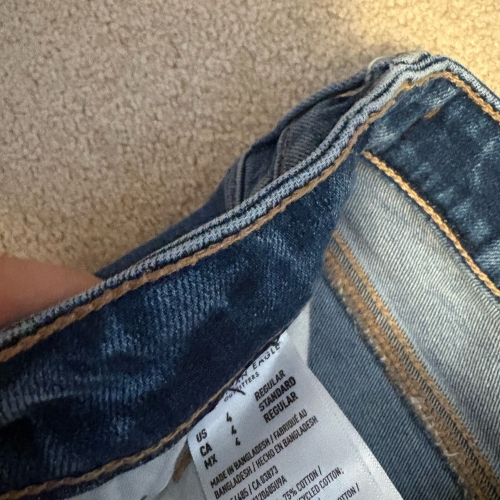 American Eagle Outfitters Classic Blue Straight Jeans women's size 4 - Picture 5 of 7